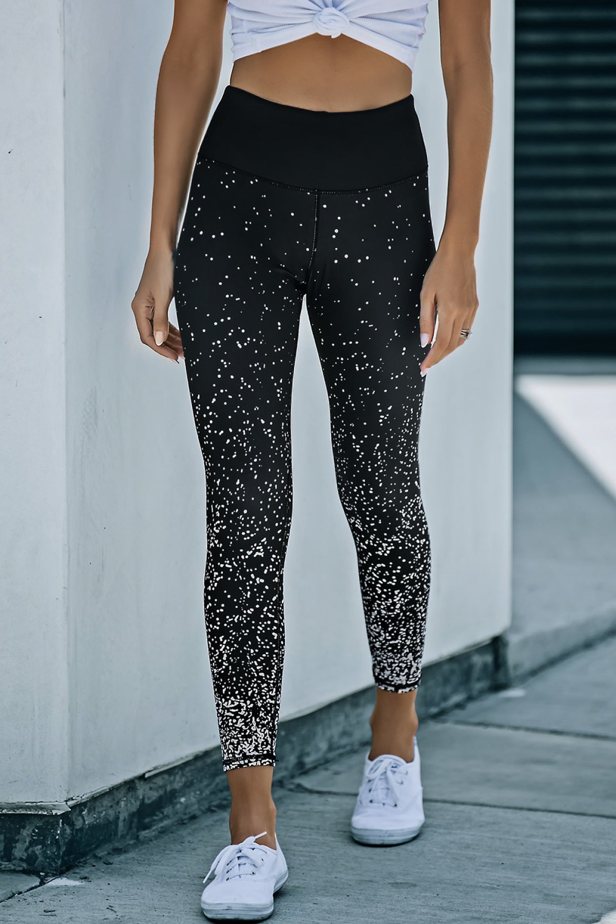 Dots Scattering Black Leggings