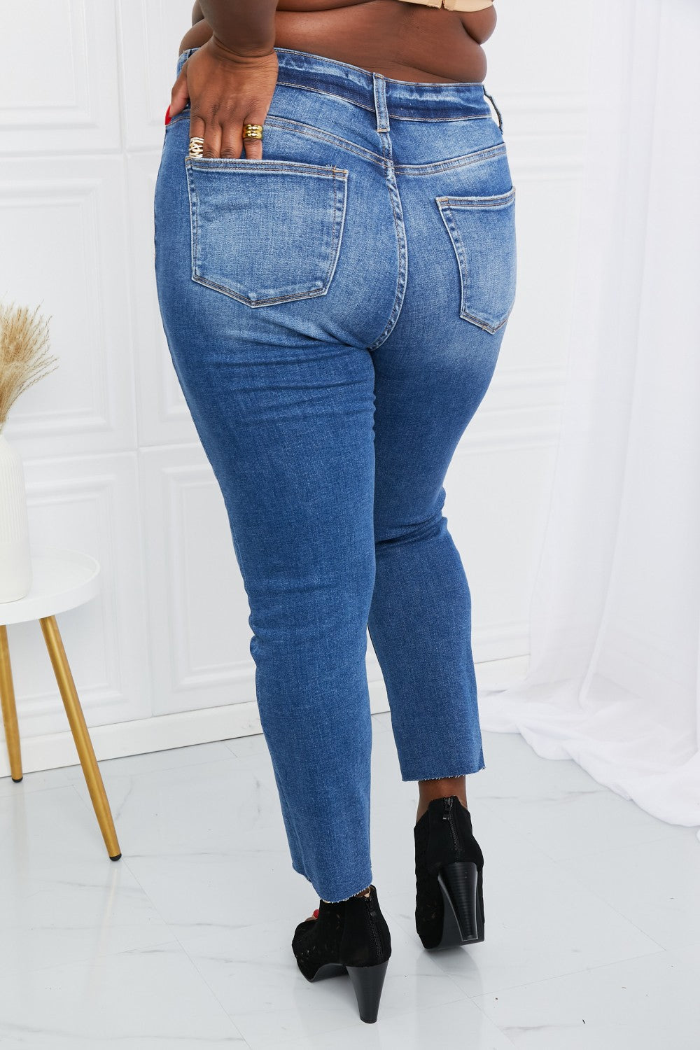 Raw Hem Cropped Jeans