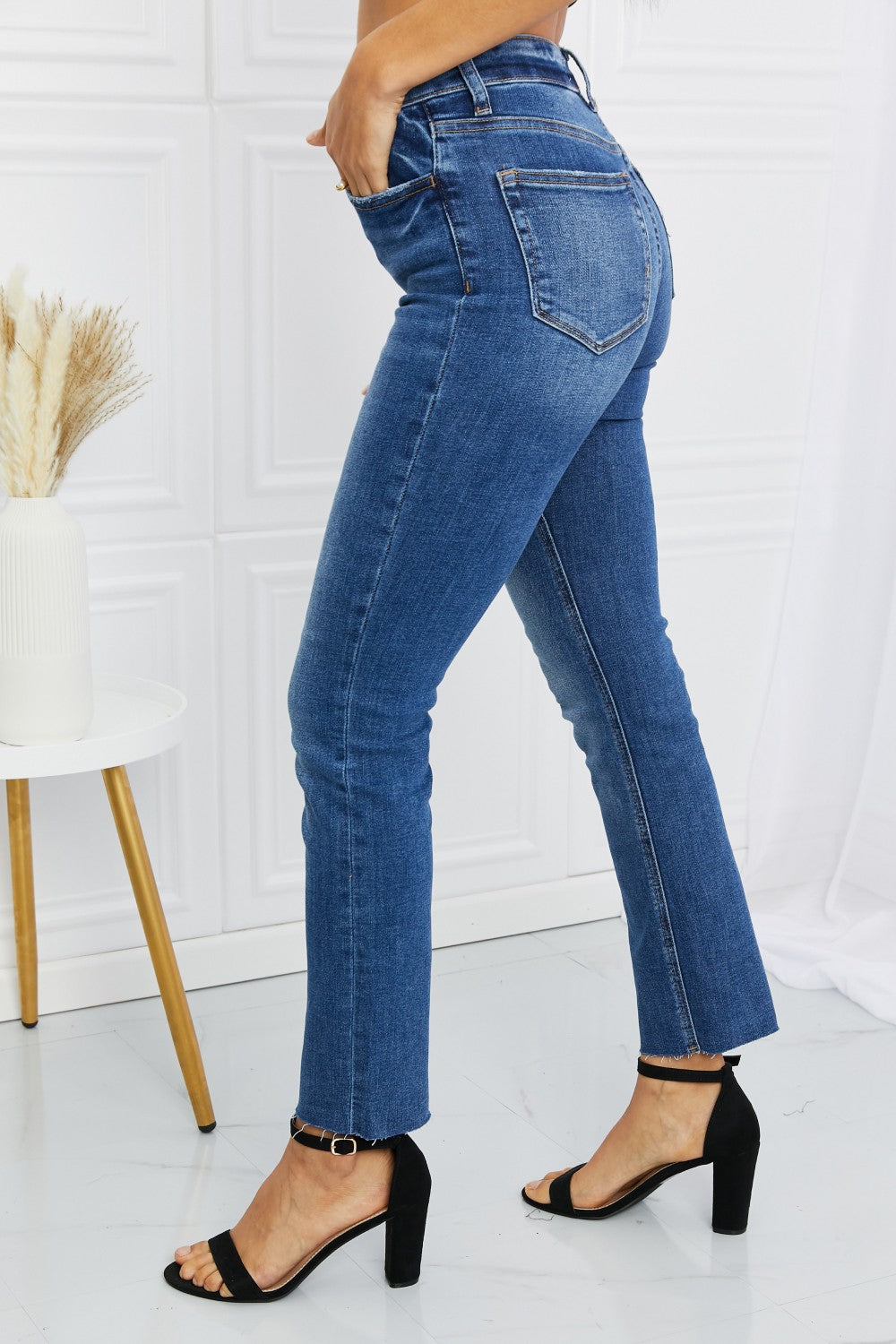 Raw Hem Cropped Jeans