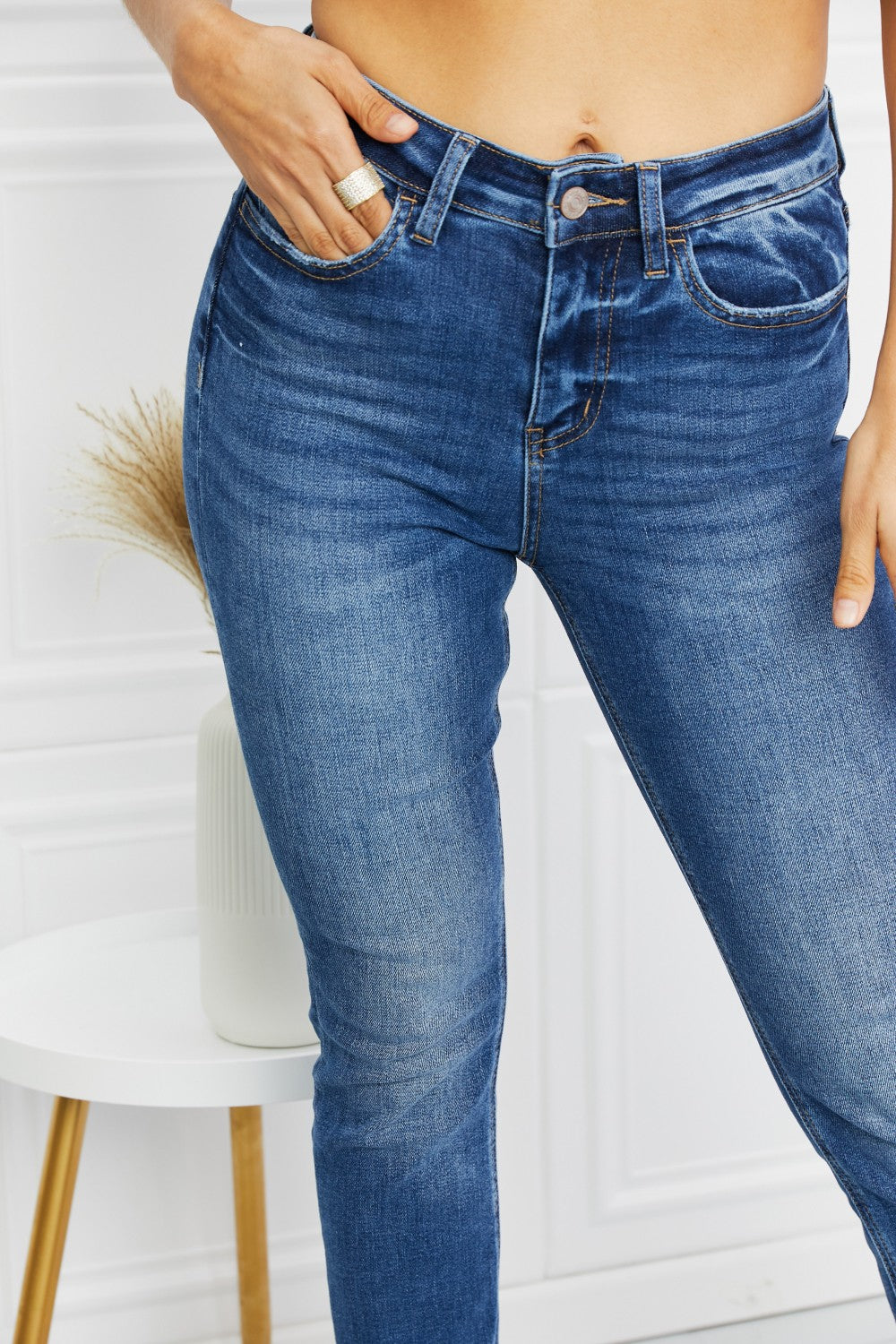 Raw Hem Cropped Jeans