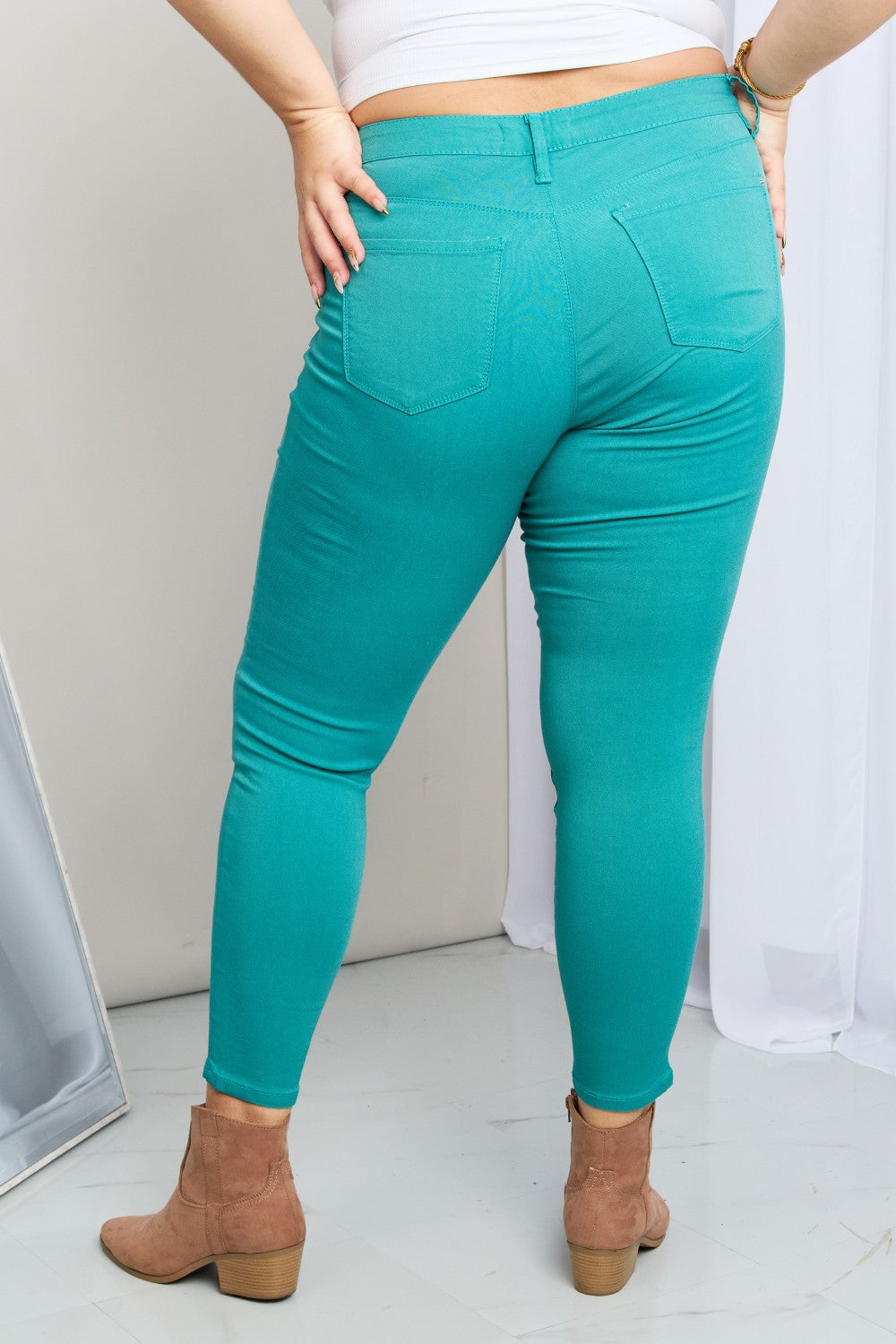 Mid-Rise Skinny Jeans in Sea Green